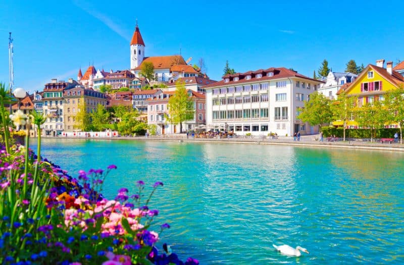 5 reasons to transfer your web accommodation to Switzerland